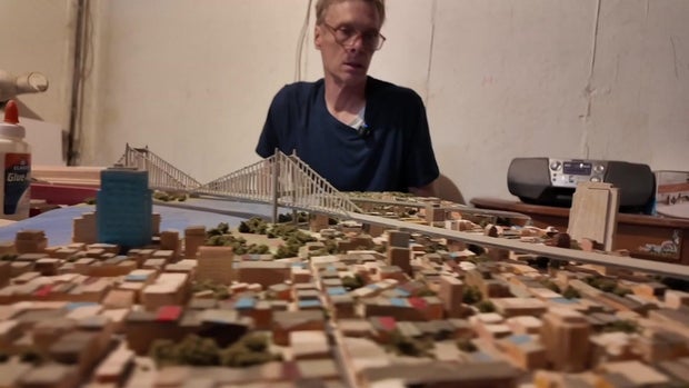 Man builds mini New York City in basement workshop over 21 years