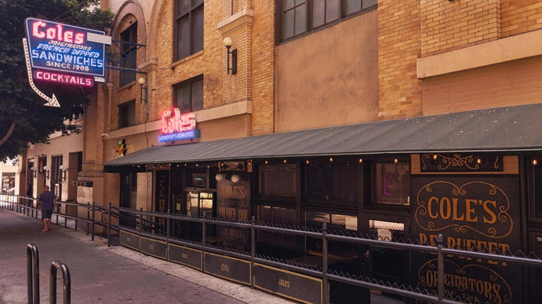 15-beloved-restaurants-that-closed-across-the-us-in-2025