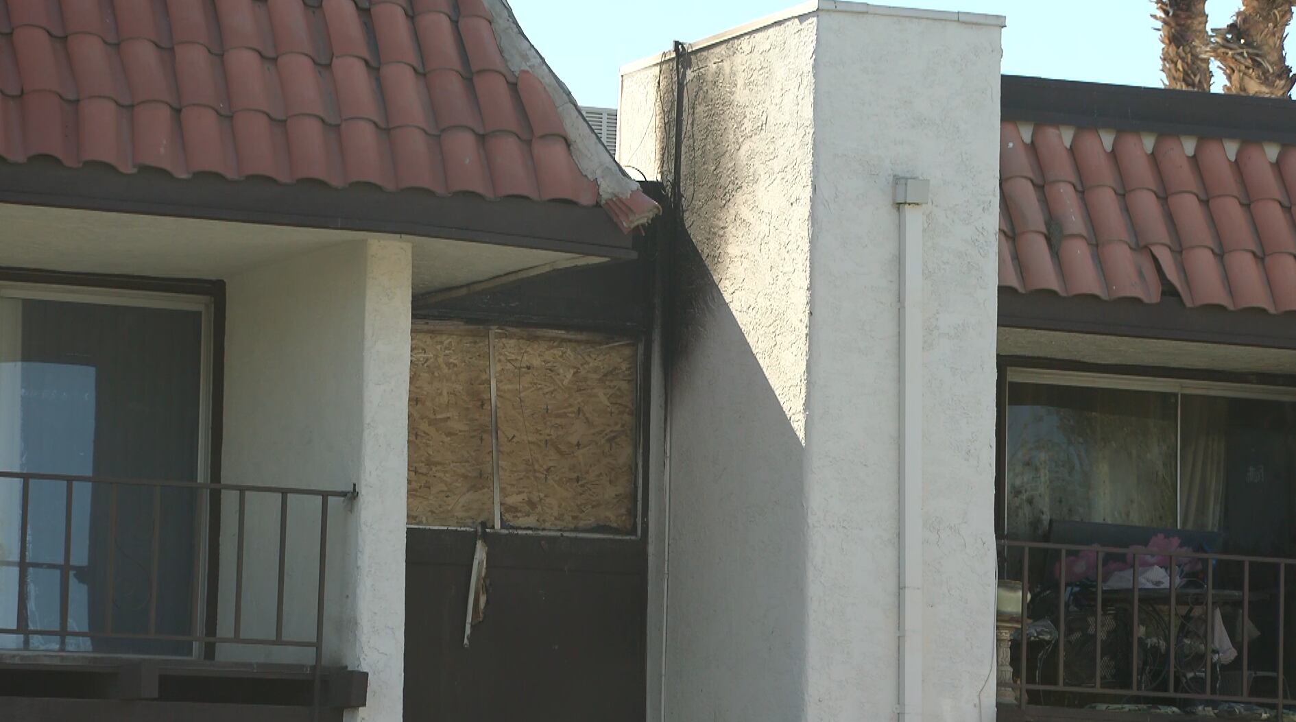 Deadly apartment fire under investigation in Las Vegas