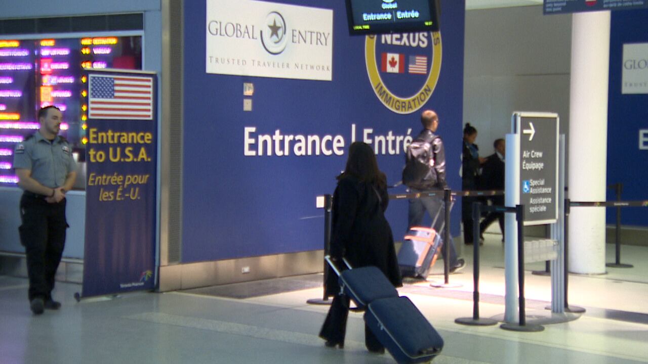 U.S. to photograph all travellers entering and leaving the country