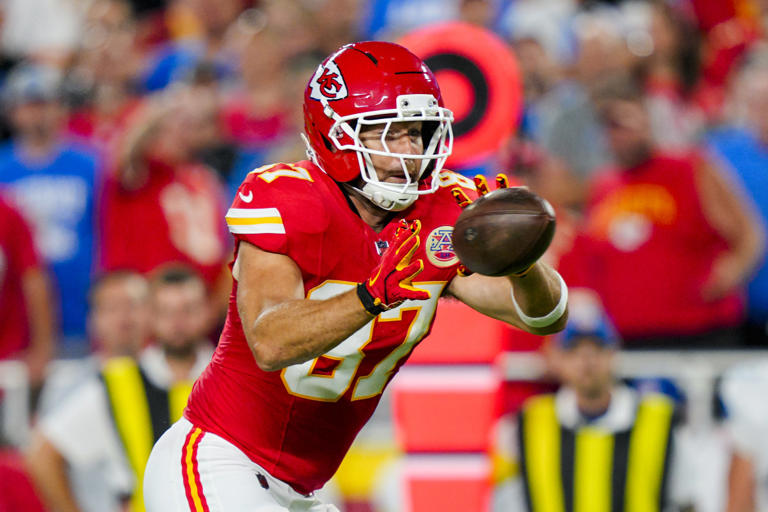 Chiefs Urged to Make Travis Kelce Decision After Broncos Game