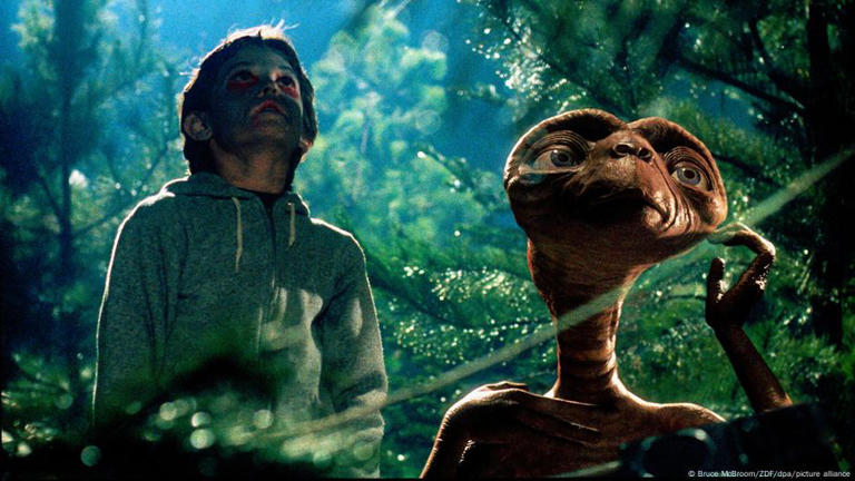 ¿Quién no lloró cuando E.T. finalmente regresó a casa en la icónica película de 1982?