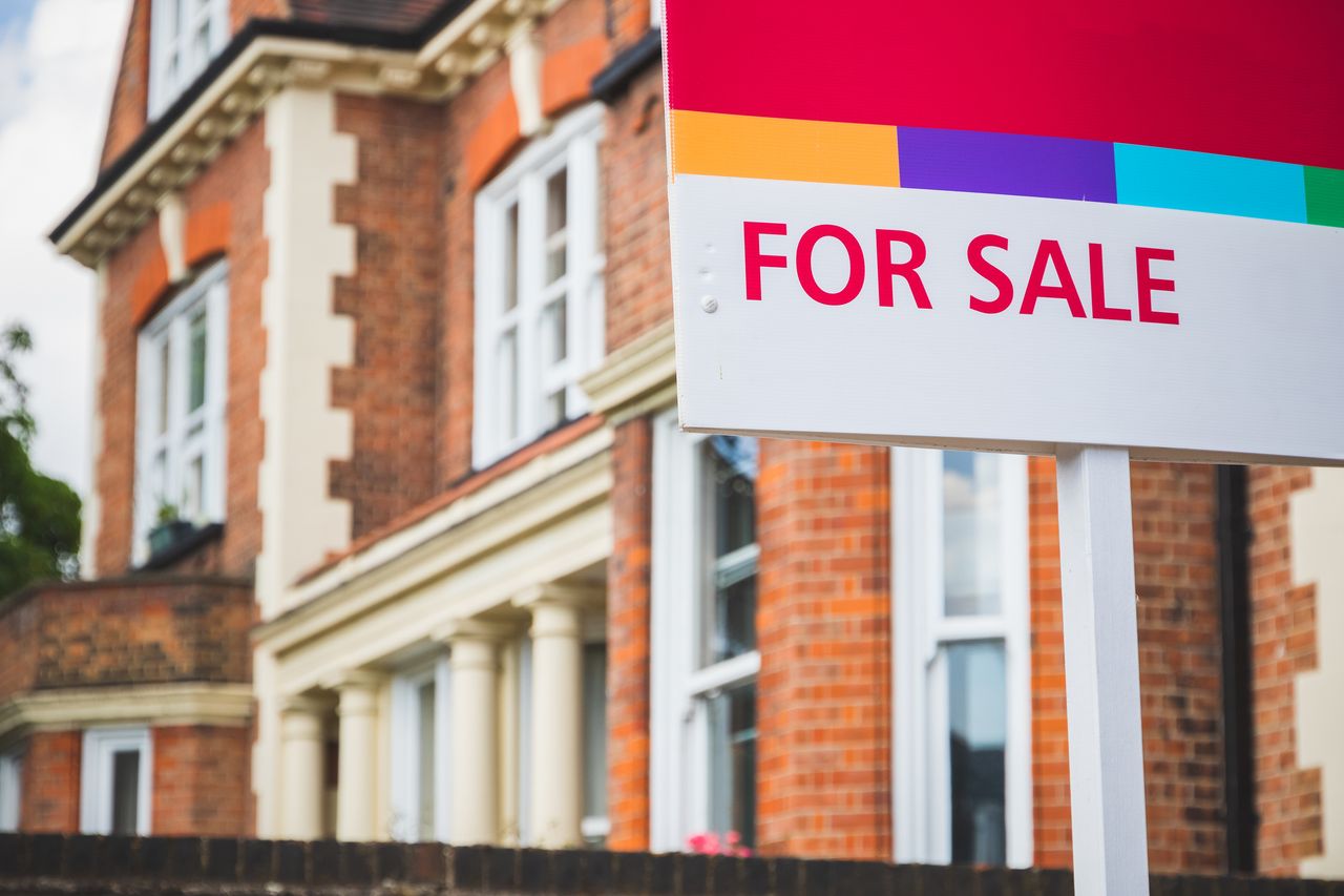 Zoopla: House sales fall for first time in two years as buyers wait for ...