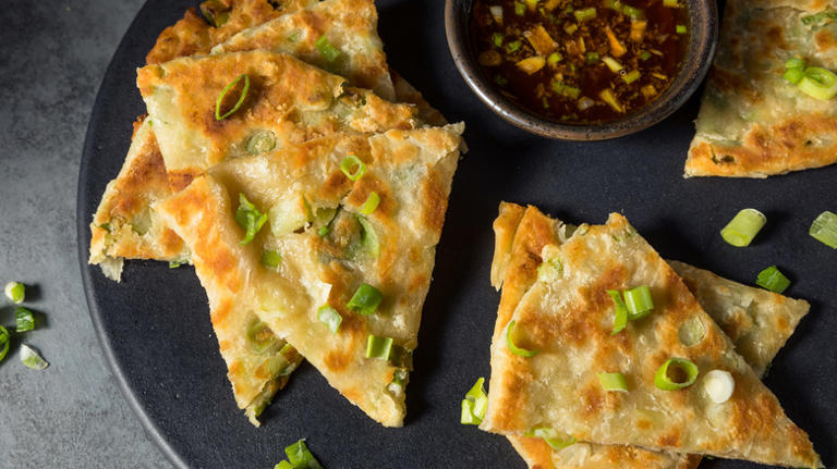 An Easy 4-Ingredient Dupe For Trader Joe's Scallion Pancakes (If They ...