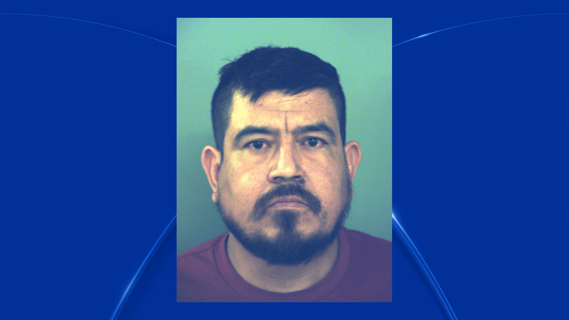Arrestan a hombre por manejar intoxicado tras accidente