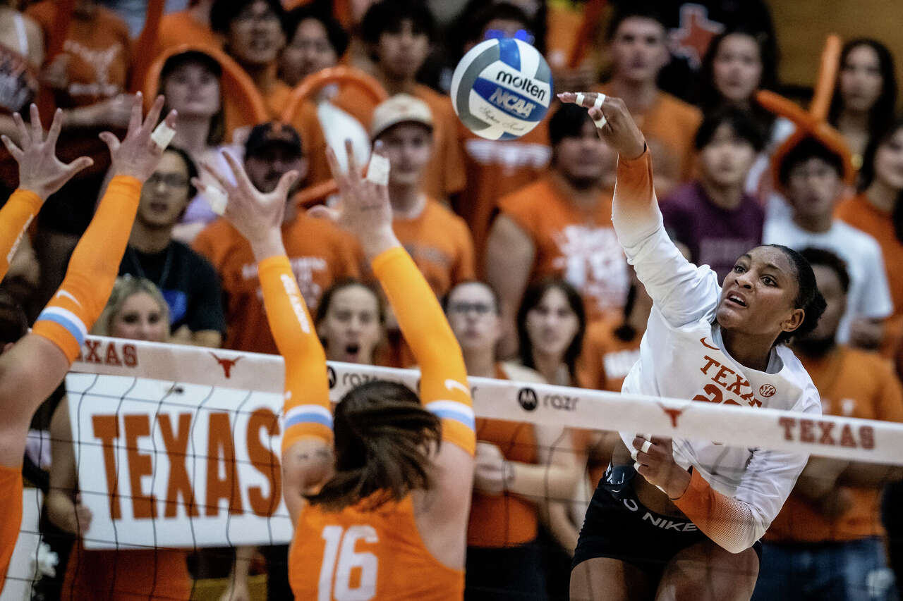 Texas vs Texas A&M volleyball score: Live updates, TV info for Lone ...