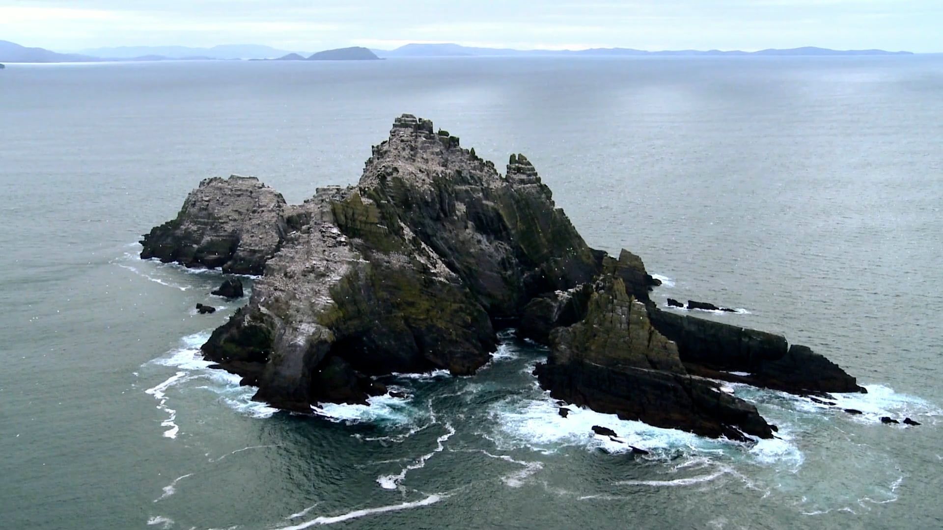 Drohnenflug über die Skellig-Inseln: Irlands Küstenjuwel enthüllt