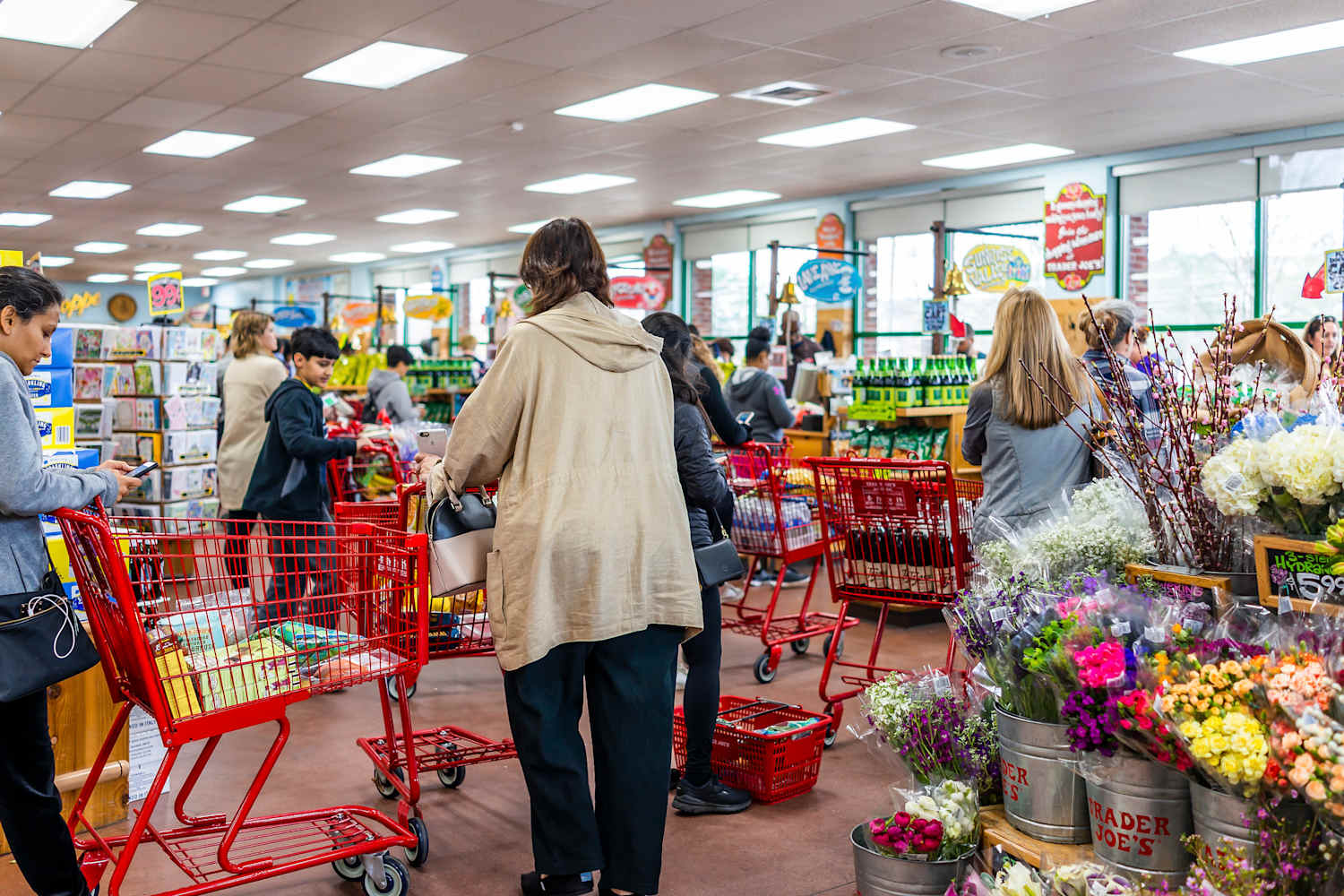 6 Rude Things People Can't Stop Doing While Grocery Shopping at Trader ...