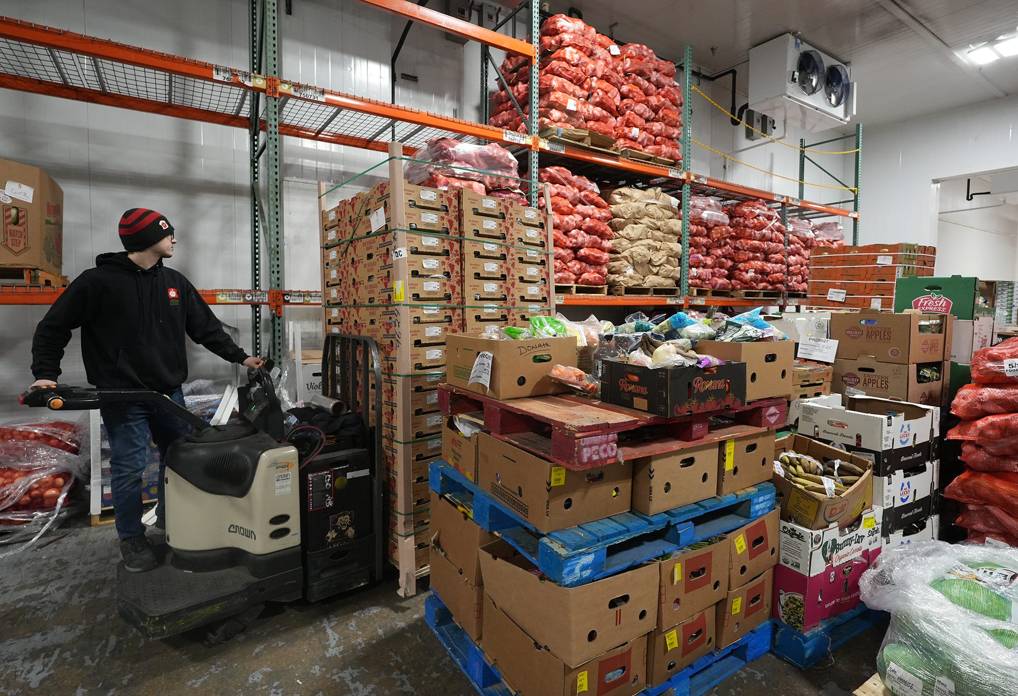 City of Akron seeks to help residents as fate of SNAP benefits remains ...