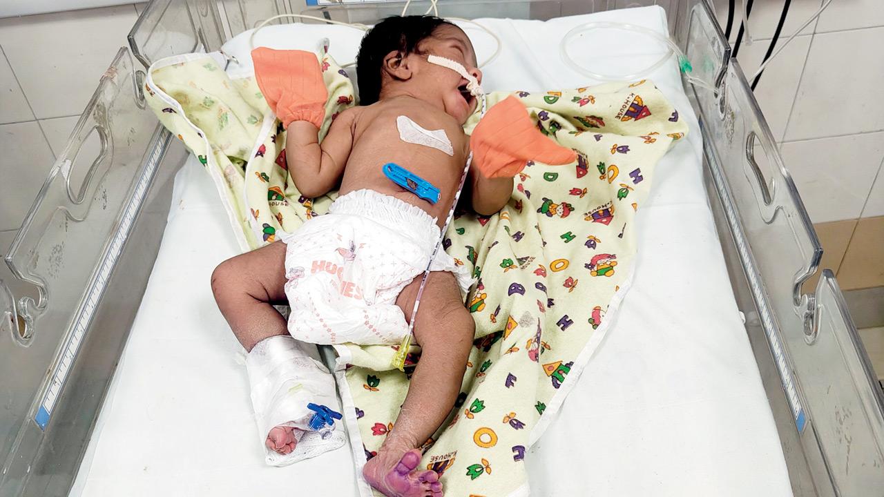 Mumbai shocker: Newborn baby girl found abandoned in Borivli nullah