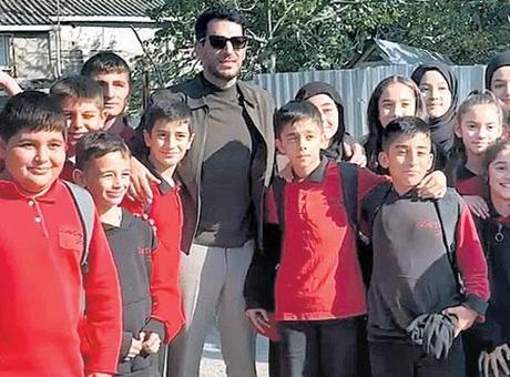 Minik hayranları seti bastı