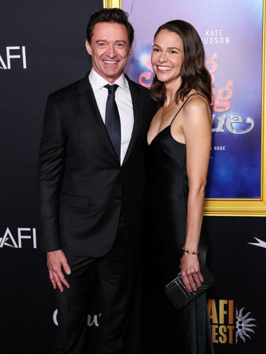 Hugh Jackman divorcé après 27 ans de mariage : L'acteur officialise son idylle avec sa compagne Sutton Foster