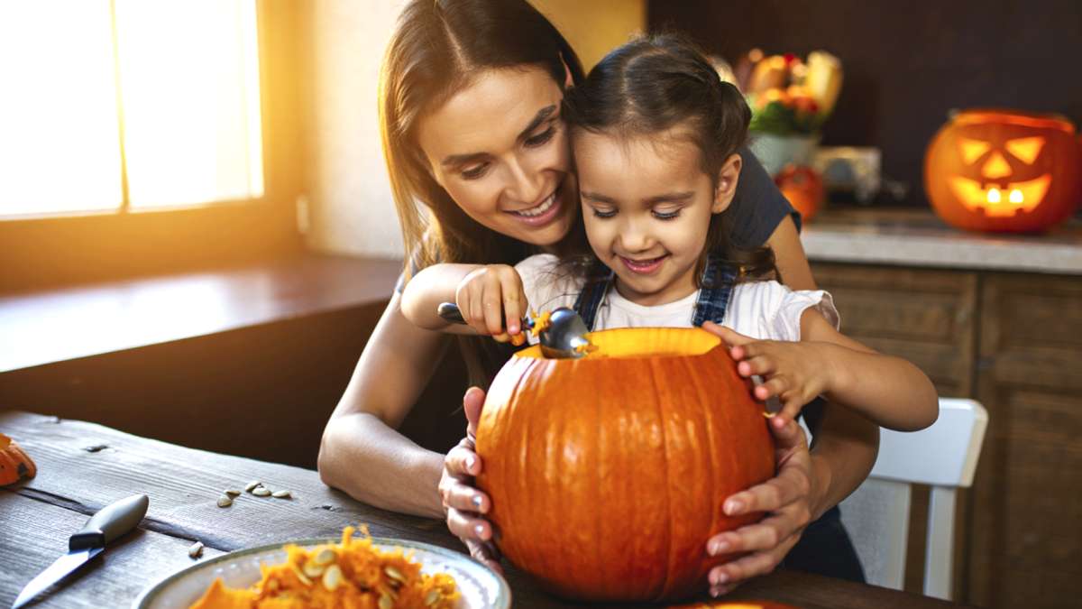 How to carve a pumpkin at home and enjoy the Halloween ritual without ...