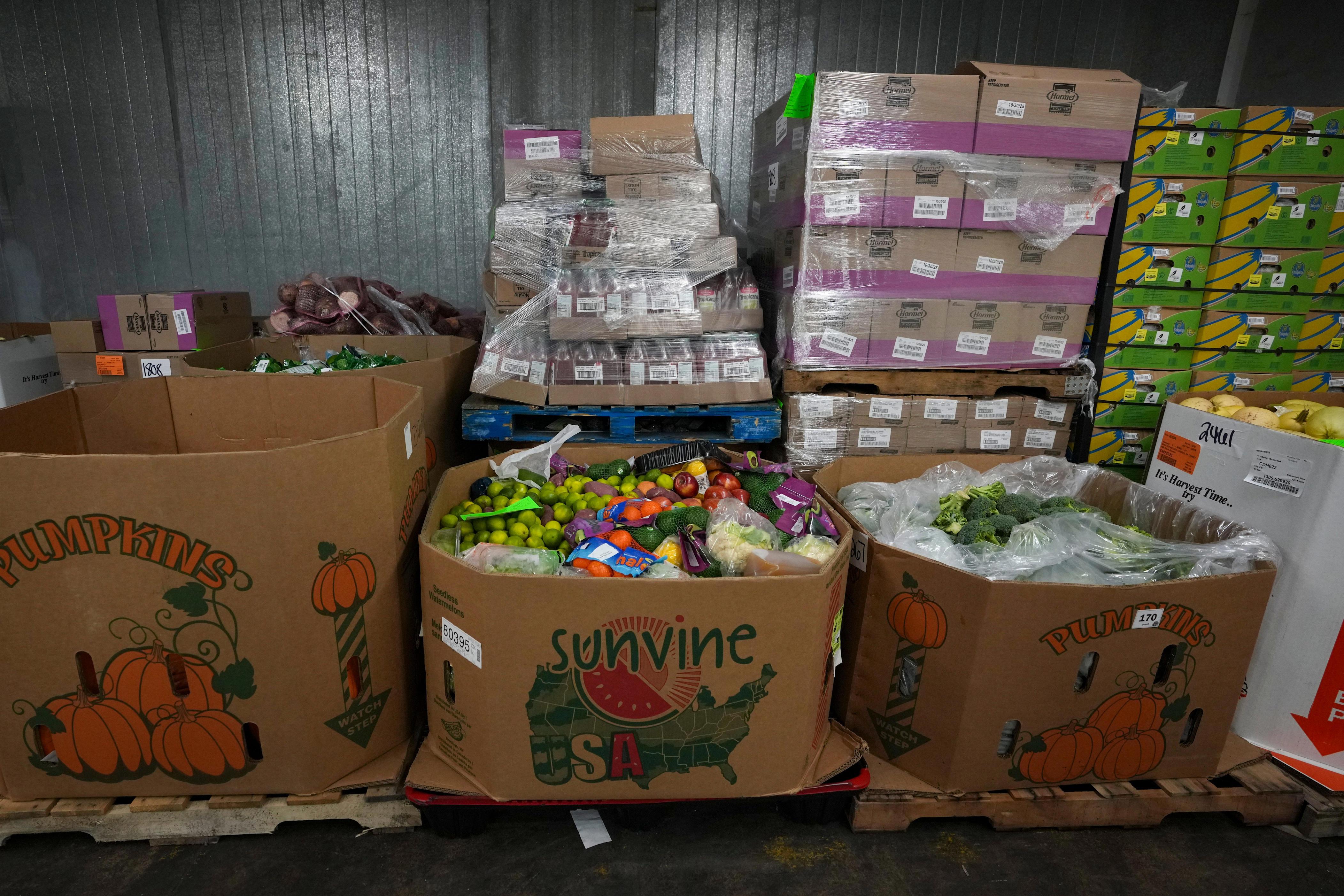 SNAP benefits are set to pause amid gov't shutdown. How to find food ...