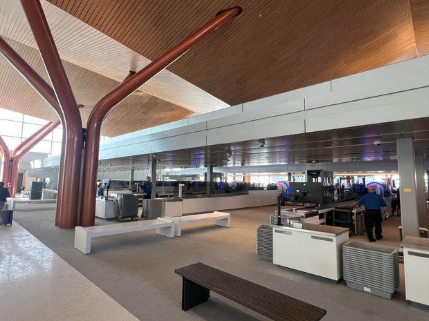 Take a look inside Pittsburgh International Airport's new $1.7 billion ...