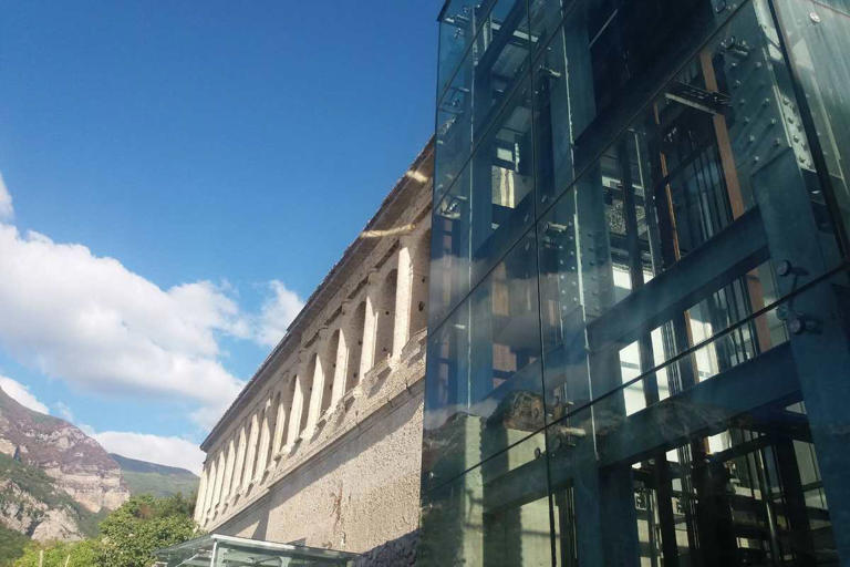 Amalfi, 8 anni fa l’inaugurazione degli ascensori per il cimitero:  l’amministrazione stanzia 510mila euro per la manutenzione straordinaria