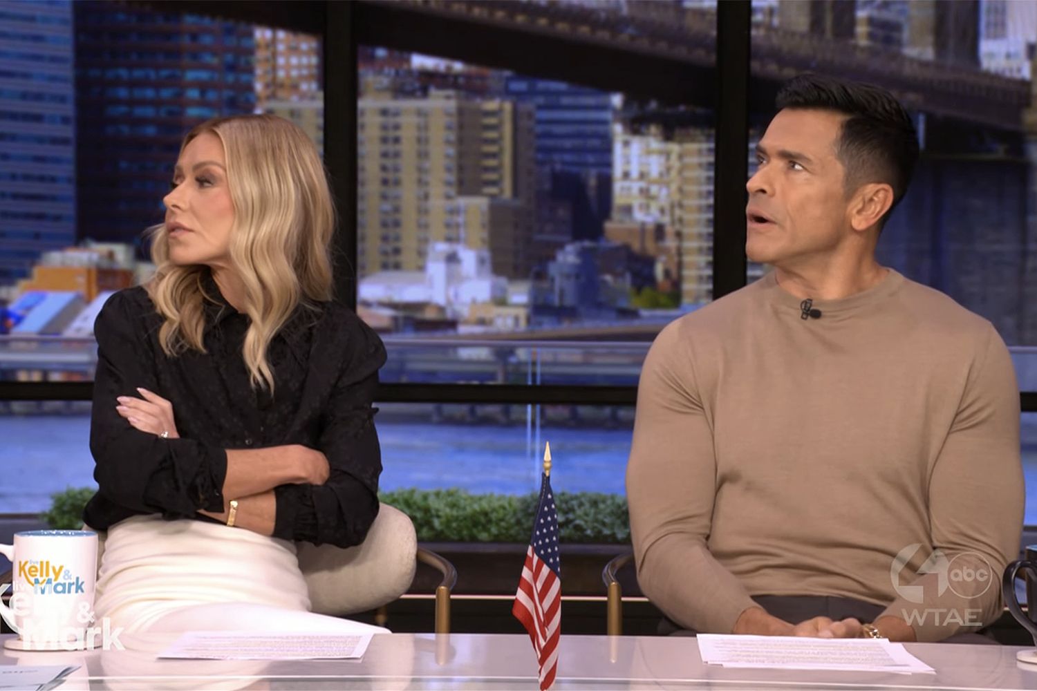Kelly Ripa, Mark Consuelos interrupted by bizarre noise live on air ...