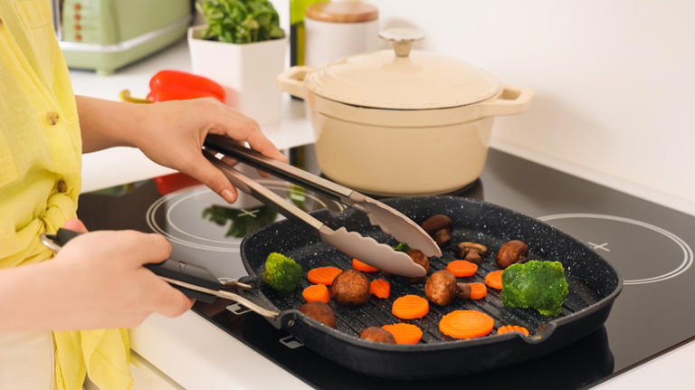 The 10 Items Every Home Chef Should Have In Their Kitchen, According To ...