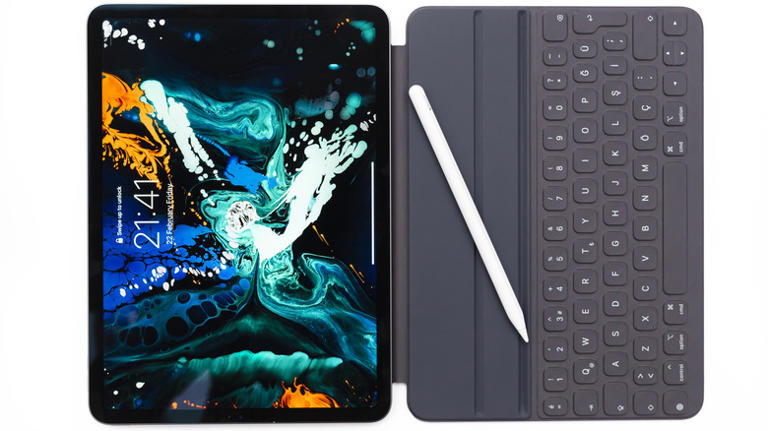 iPad Pro with Apple magic Keyboard and Apple Pencil