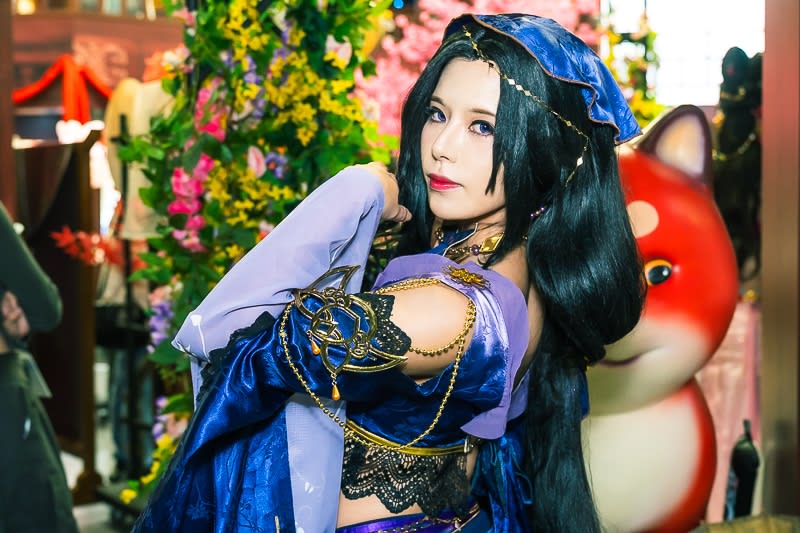 Enchanting Cosplay & Booth Companions Light Up Tokyo Game Show 2025 ...