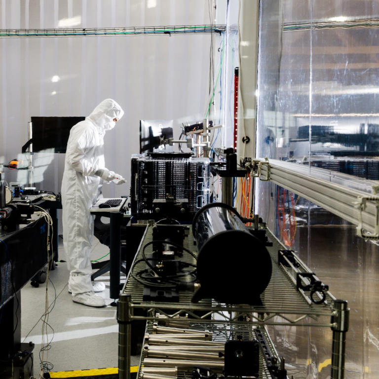 Peter Thiel-Backed Startup Secures $100 Million to Make Chips in U.S.