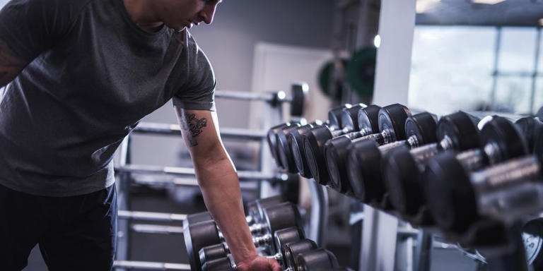 How to Use the Old-School ‘Run the Rack’ Method to Max Out on Muscle Growth