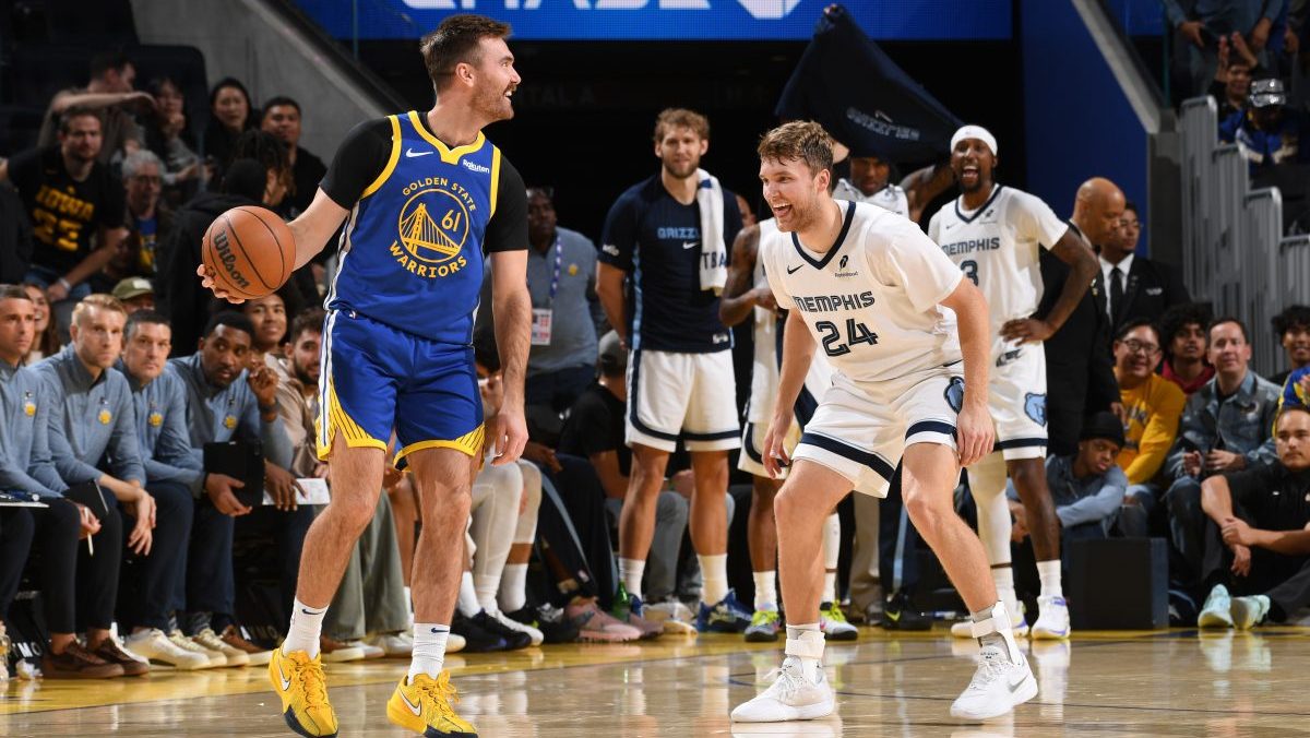 Steph Curry goes wild on bench for Spencer Bros matchup in Warriors