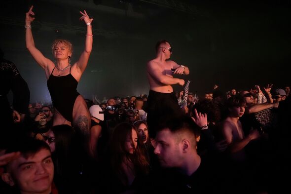 13 epic images show Kyiv residents dancing at Halloween rave despite ...