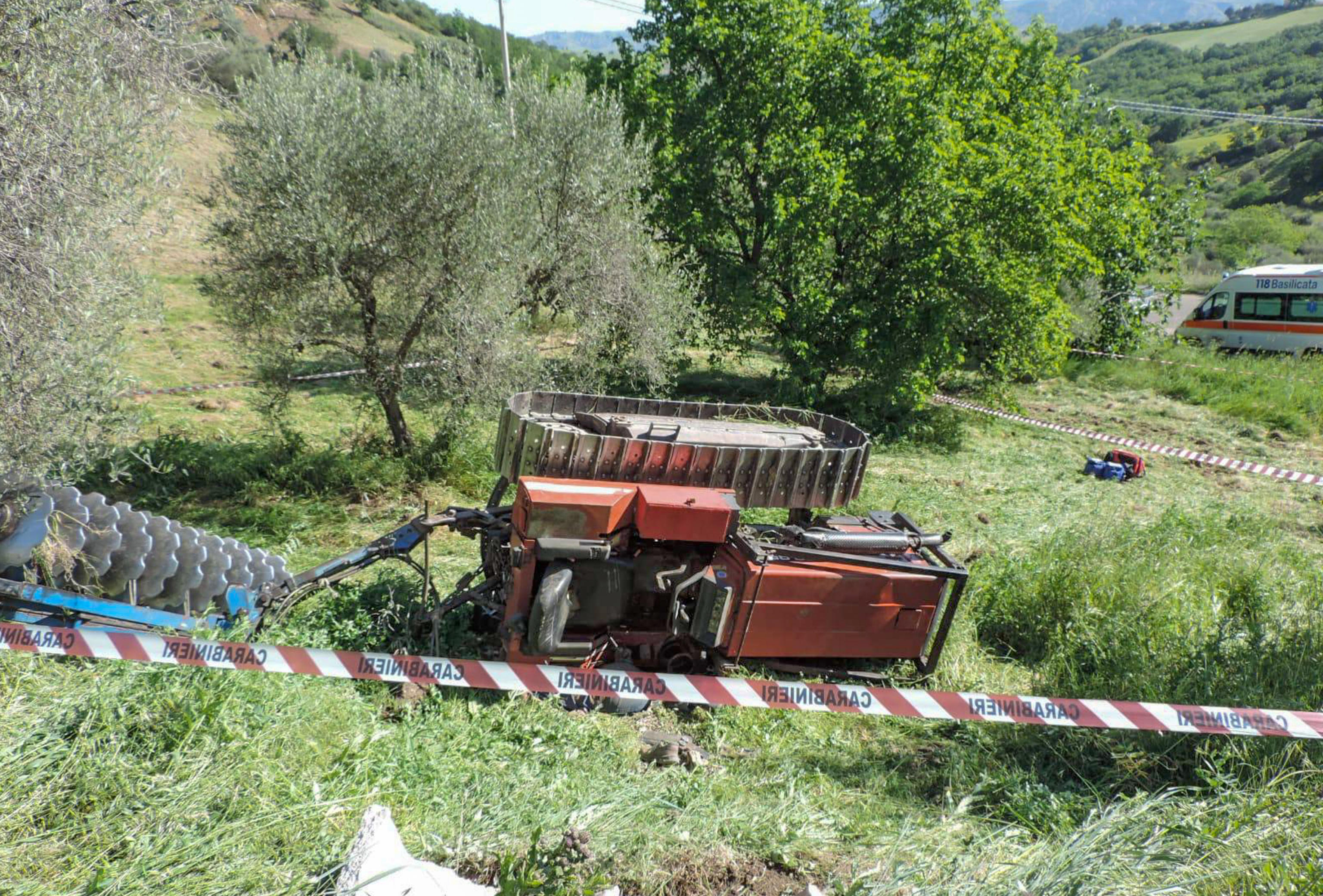 incastrato-in-macchinario-agricolo-morto-un-23enne