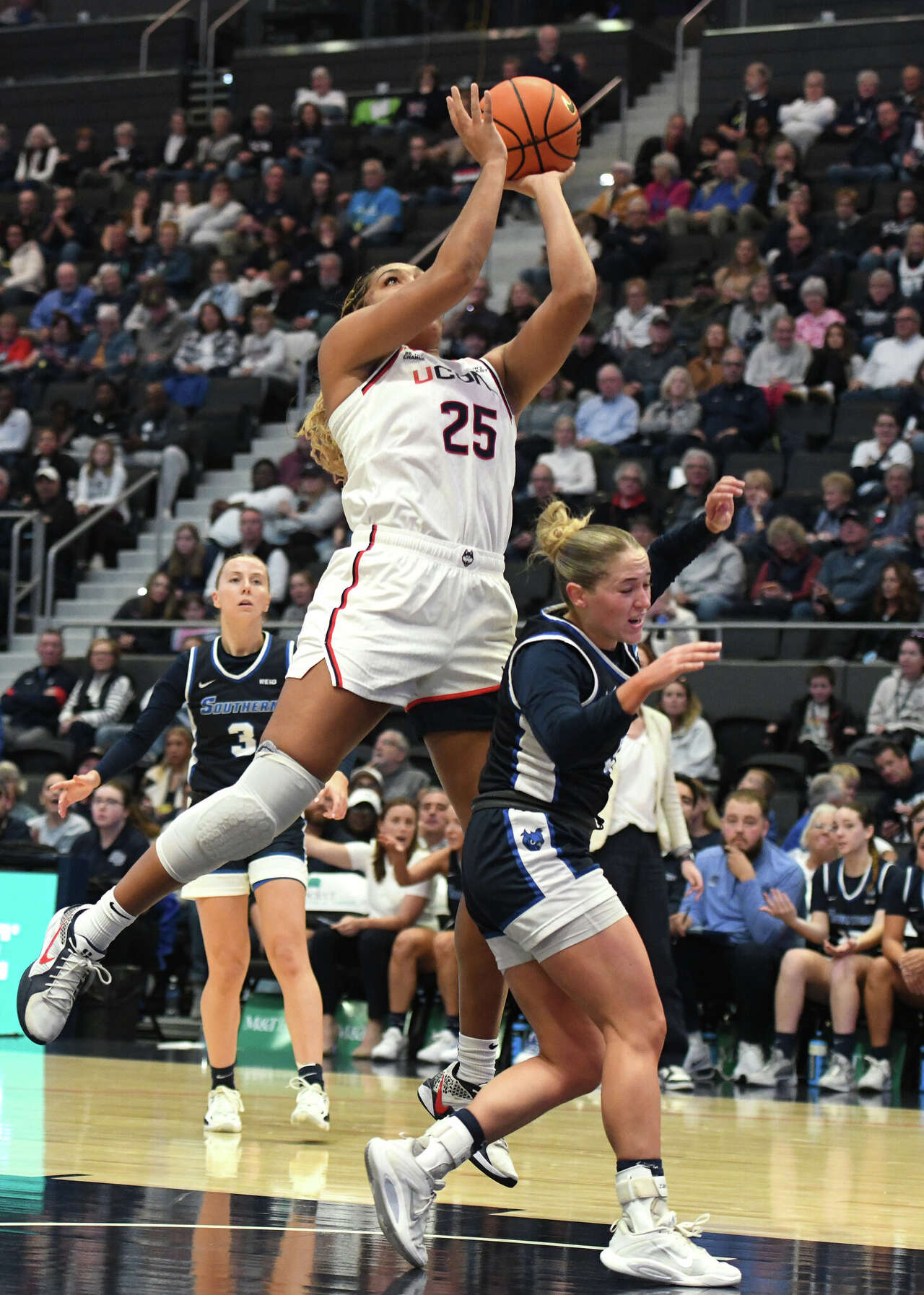 Breaking down UConn women's basketball team's 2025-26 roster