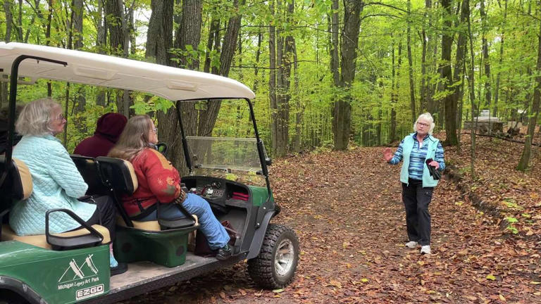 Lakeside Club of Manistee celebrates anniversary, hosts events