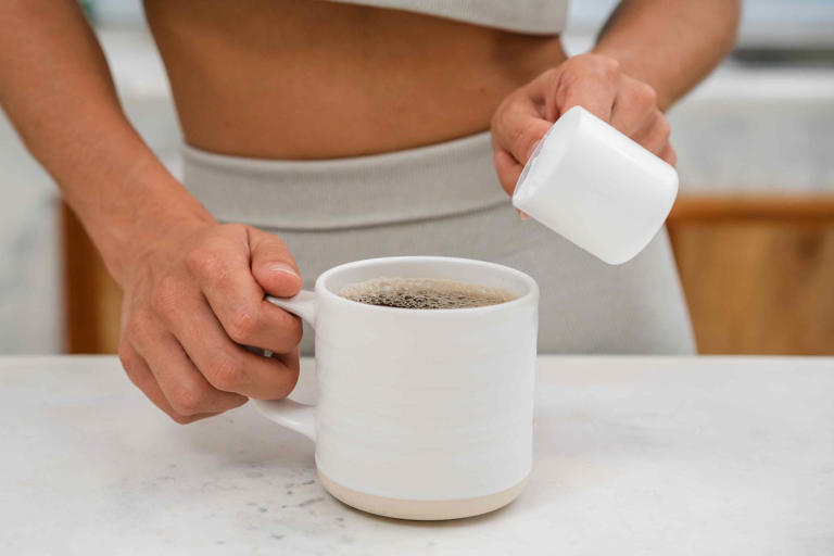 3 reasons a dietitian recommends adding protein powder to your coffee