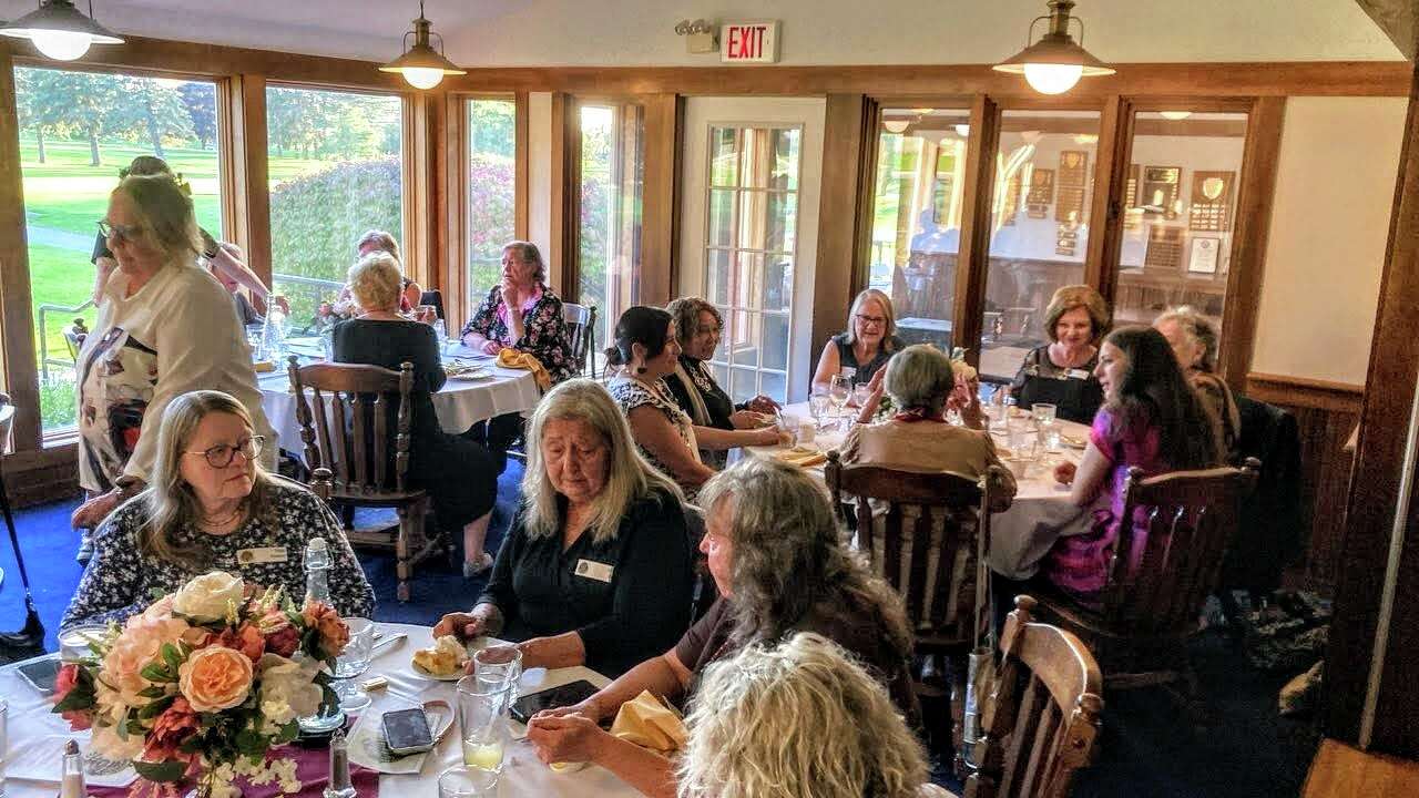 Lakeside Club of Manistee celebrates anniversary, hosts events