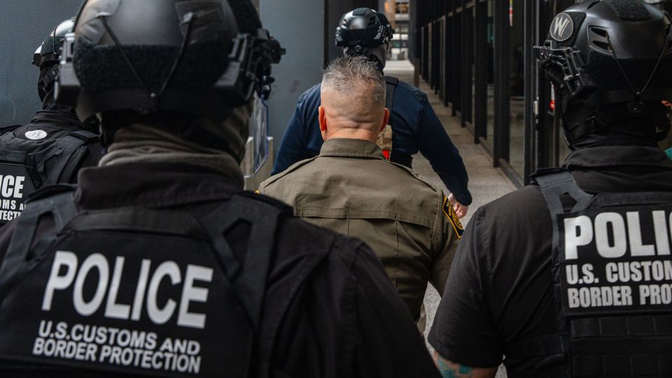 Top Border Patrol official must appear daily before a Chicago judge ...