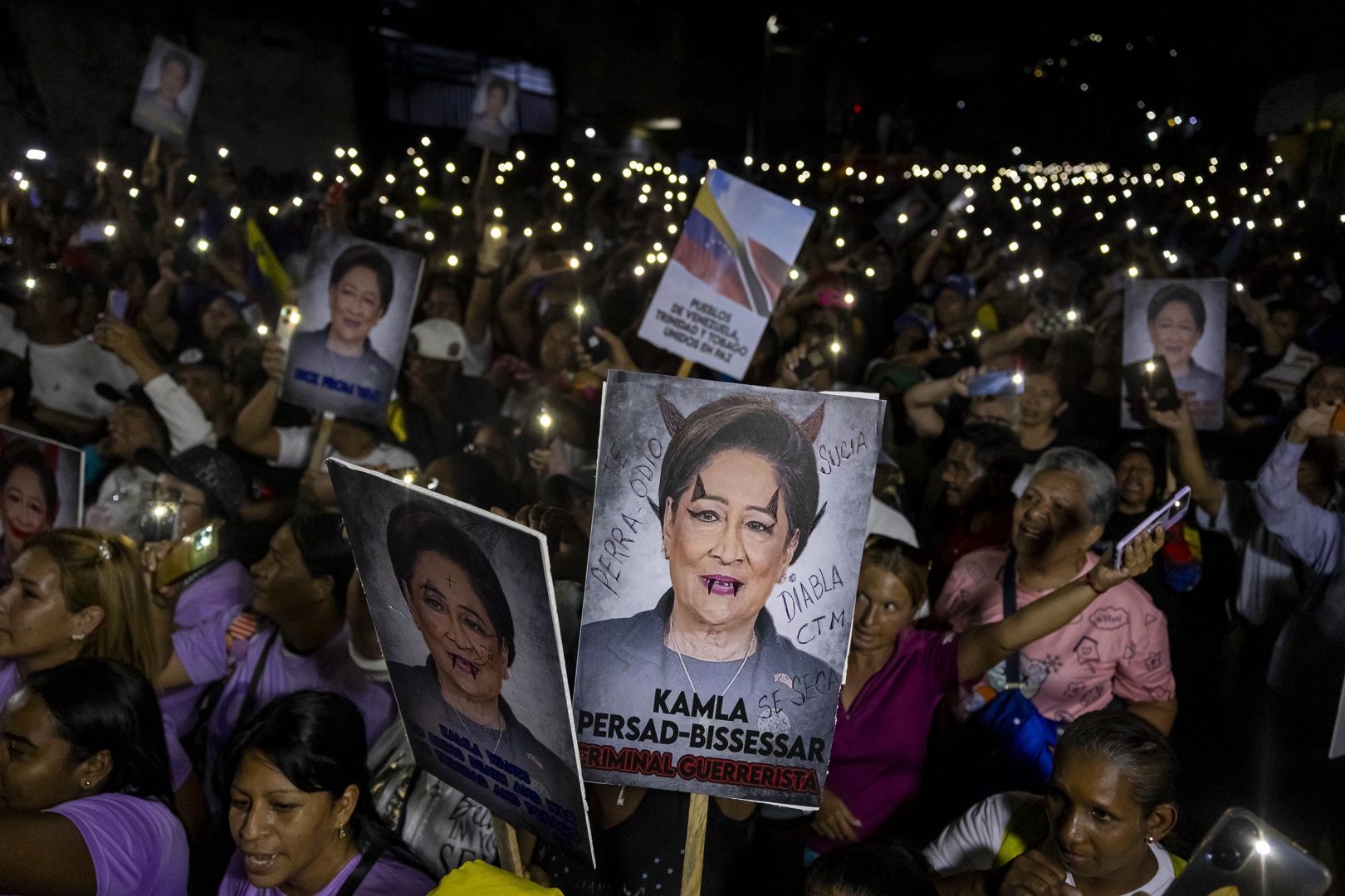 Chavistas marchan en Caracas contra la primera ministra de Trinidad y ...