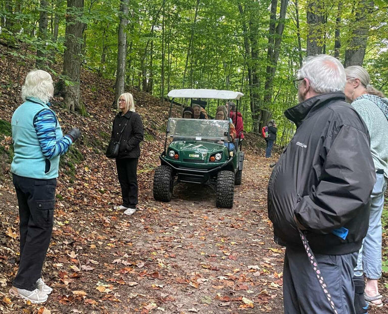 Lakeside Club of Manistee celebrates anniversary, hosts events