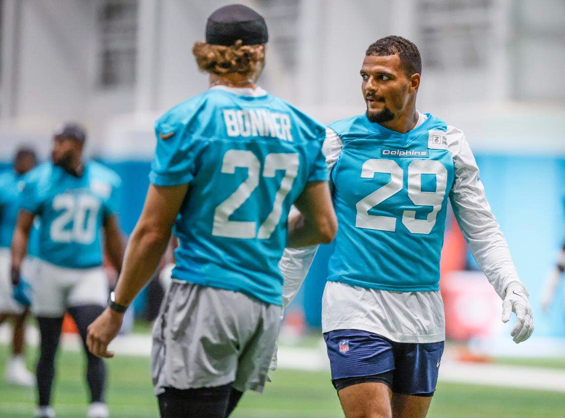 Ten Dolphins quick hits: Chubb addresses injuries, Tagovailoa on eye ...