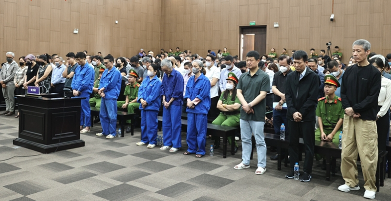 Nhóm bị cáo là cựu cán bộ, công chức nêu muôn vàn lý do khi vào khách sạn Pullman đánh bạc