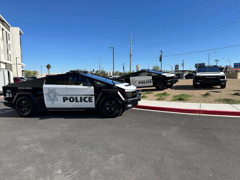 las-vegas-police-unveil-new-cybertruck-fleet