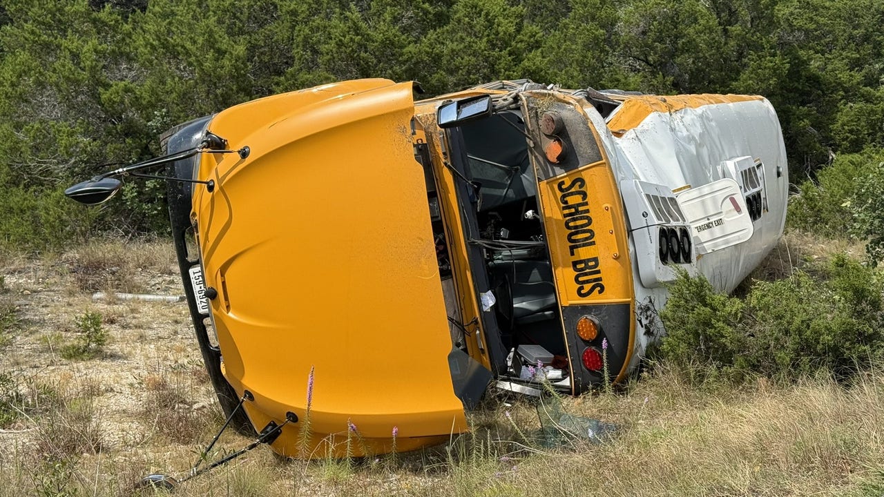 NTSB urging Texas schools to make sure children wear seat belts on ...