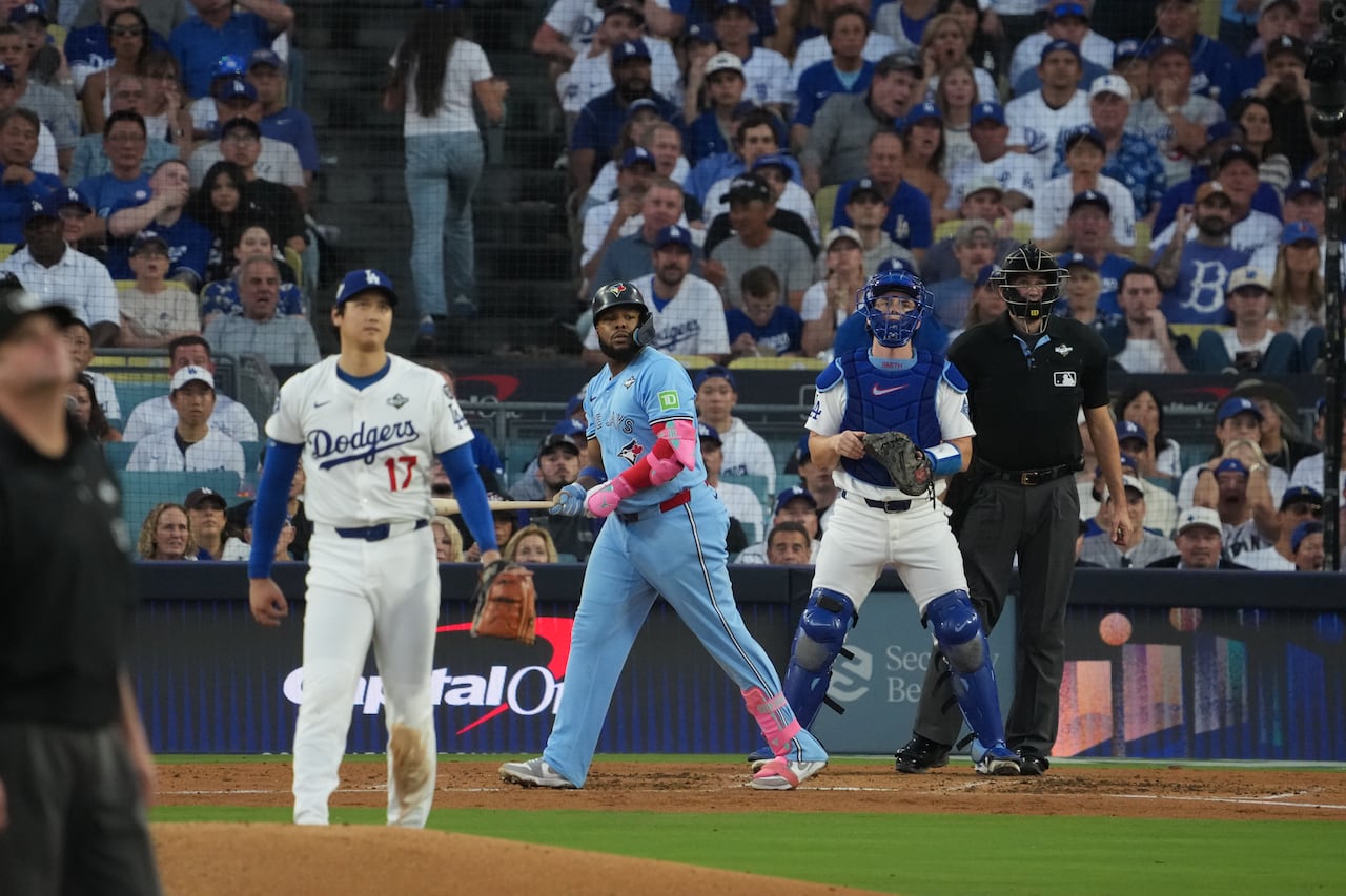 guerrero-outshines-ohtani-giving-blue-jays-a-6-2-win-in-game-4