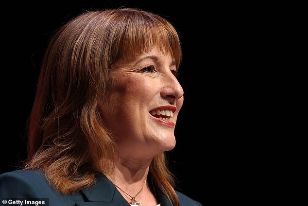 Hairdressers Sound Alarm: Industry on Brink Without Budget Support
