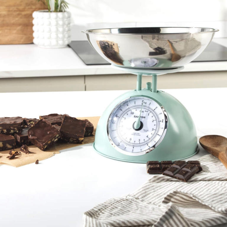 I've been searching for a set of retro-look kitchen scales that won't ...