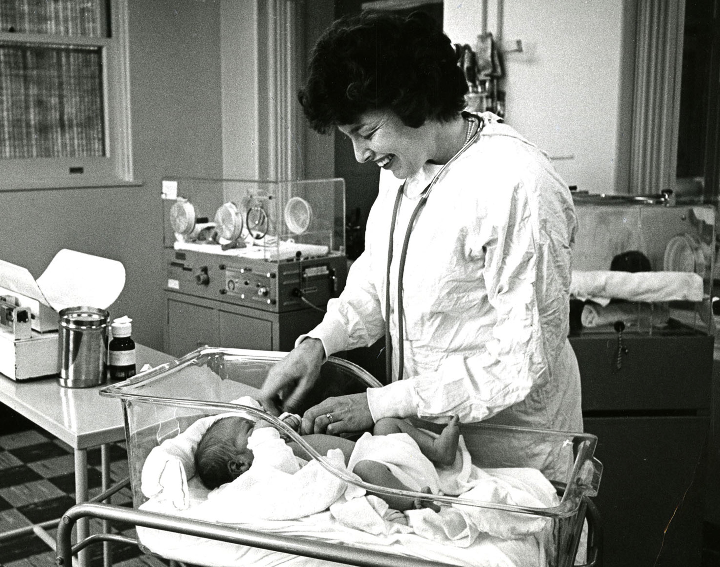 Ruth Lawrence, who pioneered the science of breastfeeding, dies at 101