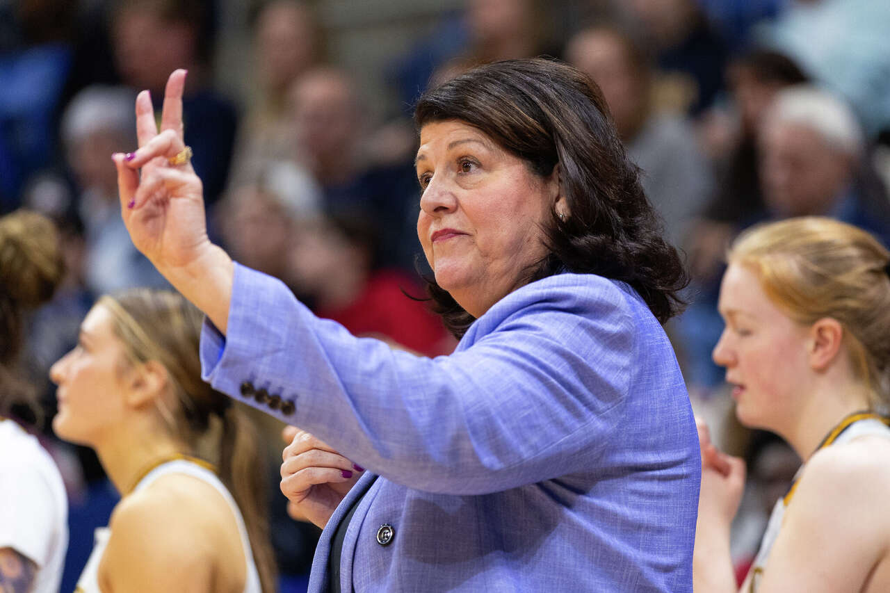 How Quinnipiac's Tricia Fabbri is navigating new college basketball world
