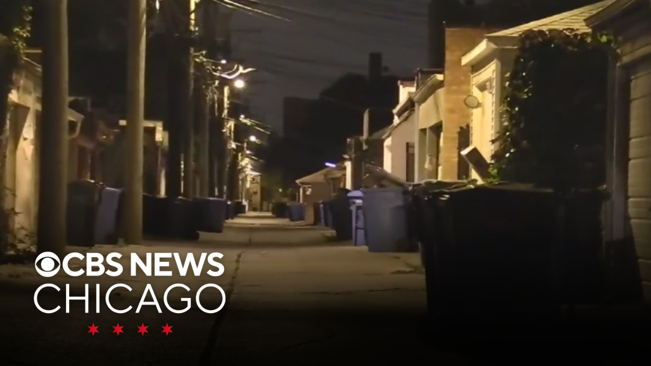Woman stabbed while taking out trash in West Ridge