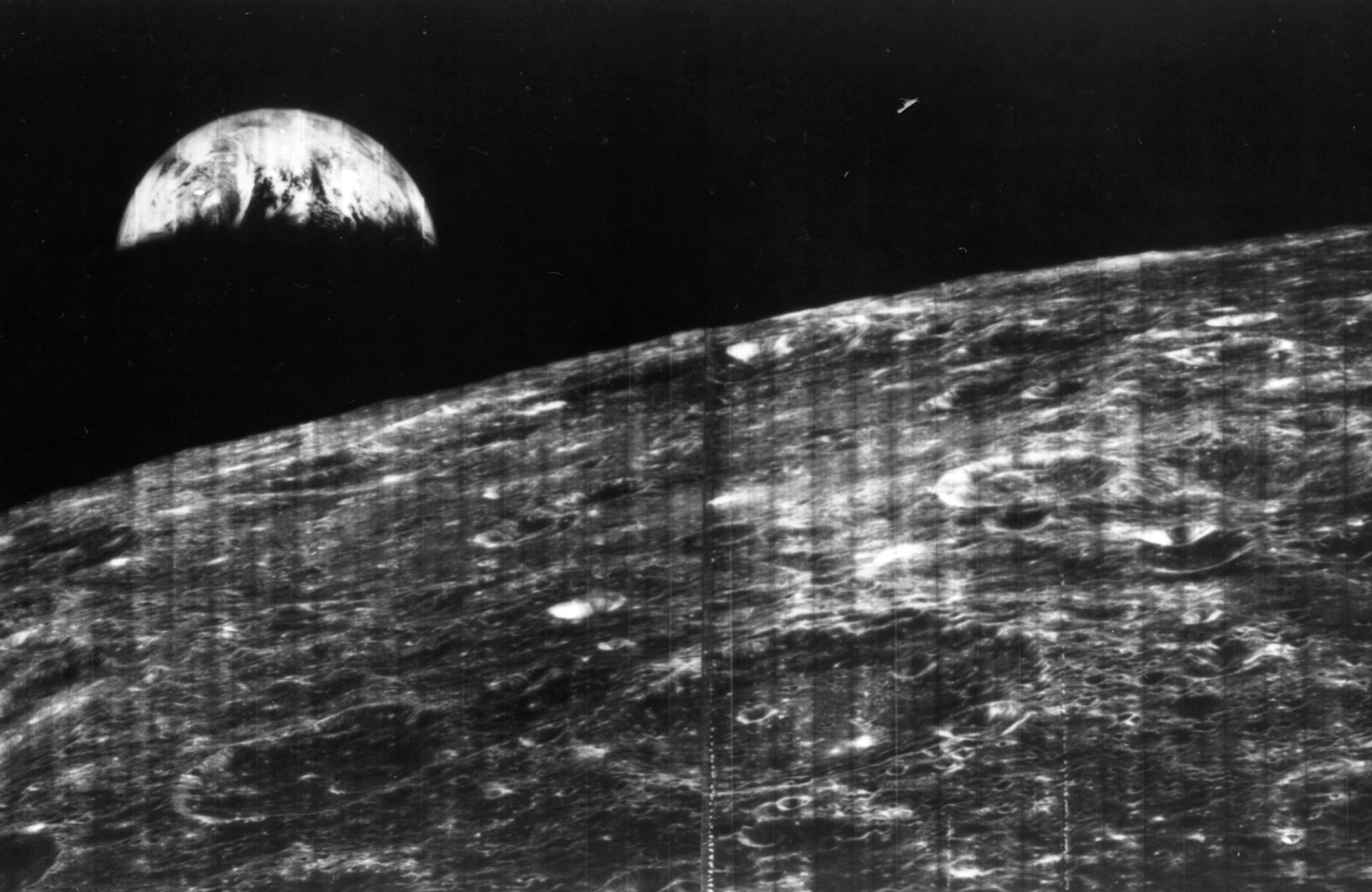 1966: Eerste foto van de volledige aarde vanuit de baan van de maan