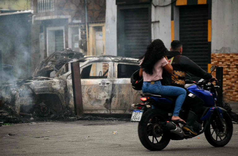 Scene di guerra a Rio de Janeiro: almeno 64 morti nell’operazione anti ...