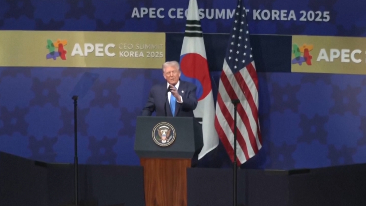 Trump Arrives in South Korea as APEC Summit Gets Underway