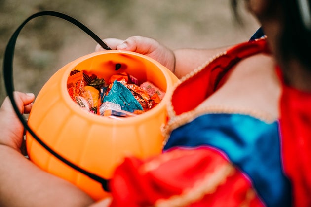I'm A Doctor, These Are The Best (And Worst) Sweets To Give Trick-Or-Treaters